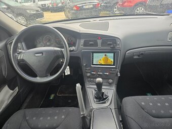 Volvo S60 2,4i Kinetic 136000km - 14