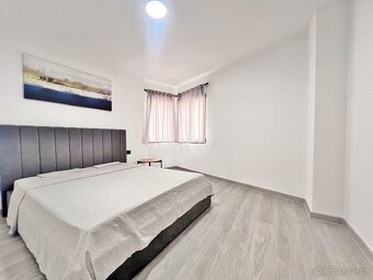 Španělsko,Torrevieja – Prostorný apartmán jen 150m od moře - 14