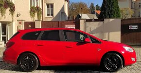 Opel Astra sport kombi, edice 150, pěkná výbava a stav - 14