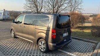 Peugeot E-Traveller Allure 2022, 55tis KM, 100kW, 75kWh - 14