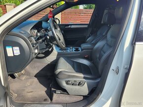 VW Touareg 3.0TDI 180kW 4x4 Aut. 2012 vzduch kůže - 14