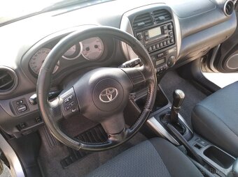 Toyota Rav4 2.0 D4D,4x4,najeto 175900km. - 14