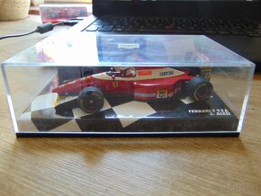 Ferrari 1:43 a - 14