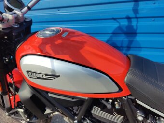 Ducati Scrambler Icon (2020) NOVÝ, najeto 6028 km TOP CENA - 14