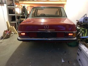 Mercedes Benz W115 220D - 14