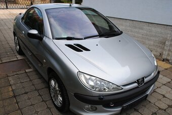 Peugeot 206 CC 2.0 100kW - kabriolet s elektrickou střechou - 14