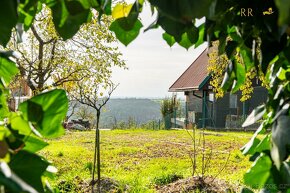 Prodej podezděné dřevěné chaty v Nebovidech, celková výměra  - 14