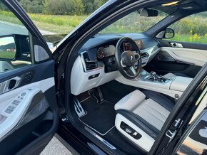 BMW X7 M50i BLACK INDIVIDUAL Full výbava možná výmena - 14