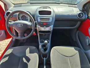 Toyota Aygo 1.0i 50KW 5dveří - 14