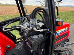 Japonský traktor YANMAR F18D Diesel 3 válec, 18HP - 14