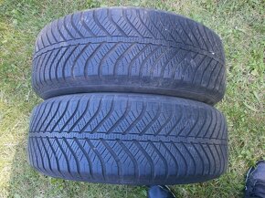 2xObutá Celoroční kola na MERCEDES BENZ E240 205/65 R15 - 14