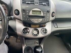 Toyota RAV4 4 2.2 Turbodiesel Sol MOC PĚKNÁ - 14