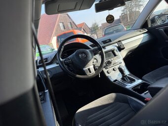 VW Passat B7 2.0tdi 103kw HIGHLINE/DSG6/LED/KUZE - 14