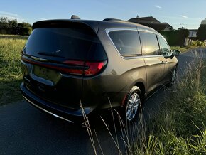 Chrysler Pacifica 2022 radar záruka nebourané DPH - 14