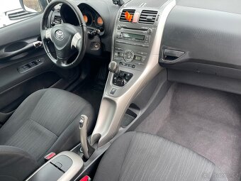 Toyota Auris diesel AUTOMAT,spotř4.5L/100km,servisní knížka - 14