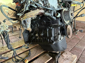 Motor BMW E30,E28,E21,02  318   M10  kompletni zastavba - 14