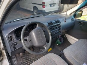 Toyota Hiace 2.4 2LT - 14