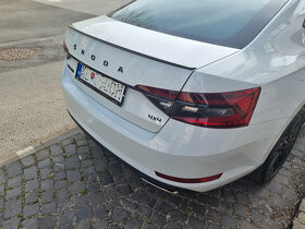 SKODA SUPERB 3 spoiler kridlo lipko na kufor - 14