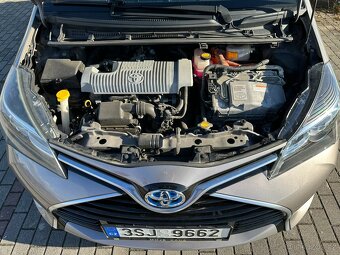 Toyota Yaris 2015 1.5 hybrid, původ CZ, 2. maj., 2 sady alu - 14