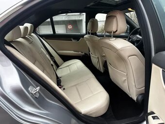 Mercedes-Benz C 220 CDI Avantgarde Kůže Navi Xenony Šíbr - 14