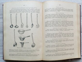 Praktická hospodyňka, starožitné knihy z roku 1928, oba díly - 14