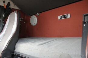 Volvo FH 550, EURO 3, RETARDER, ZVEDACÍ NÁPRAVA, 6X4, MAJÁKY - 14