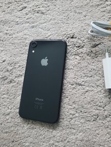 iPhone XR 64gb baterie 94% - 14