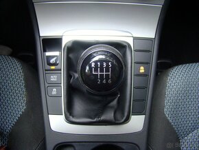 Volkswagen Passat Variant 1.6 TDi NAVI AUT. KLIMA - 14