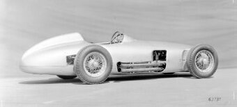 Závodní vůz F1 Mercedes Benz (1945-70 NSR) - 14