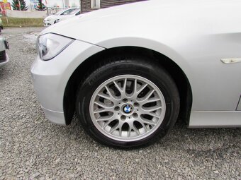 BMW 318i 95kW kombi, Servisní kniha, nová STK, ALU kola - 15