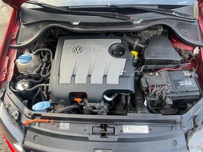 VW Polo 1.6 tdi 66kw 2010 po servisu, alu 16, stk 5/2026 - 15