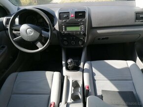 VOLKSWAGEN GOLF 5 BENZÍN 1.6i 75KW KLIMA STK TAŽNÉ ZAŘÍZENÍ - 15