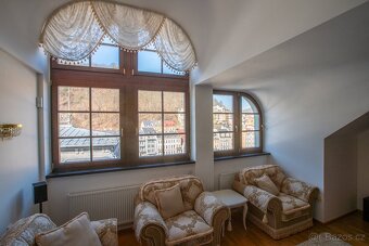 Prodej luxusního bytu 137m2 Divadelní nám. Karlovy Vary - 15