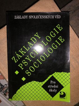 Matematika, Fyzika, Bio, FrPsychologie a právo Gymnázium/VOŠ - 15