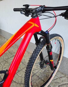 Horské kolo Focus Raven Lite Carbon 29″ - 15