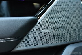 Rezervace Land Rover Range Rover VELAR R-Dynamic SE Panorama - 15