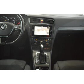 Prodám Volkswagen Golf 2.0 TDI Combi r. 2020. 131080km - 15