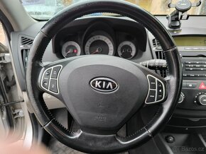 Kia Ceed kombi 1,4i 2009 - 15