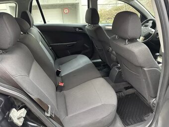 Opel Astra H 1.6 16V Caravan Combi ALU kola Původ ČR Tažné - 15