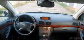 Toyota avencis 1.8 VVT-i kombi - 15