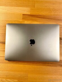 MacBook Pro 13,3 CZ 2019 i5 128GB 8GB + brašna + hub Baseus - 15