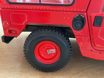 Model auta 1:18 Hummer H1 - 15