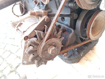 Motor Mercedes Benz W110 200D,621 918,Malé křídlo. - 15