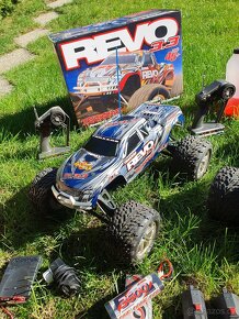 RC TRAXXAS REVO BENZIN - 15