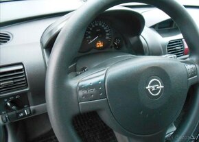 Opel Corsa 1,0 12V Comfort Serviska benzín manuál - 15