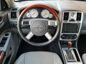 CHRYSLER 300 C 3.0CDRi XENON NAVI 1-MAJITEL - 15