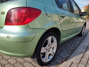 Peugeot 307, 2.0i benzín Automat, střešní okno, navigace - 15