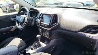 JEEP CHEROKEE 2016 3.2 V6 202kW LATITUDE,NAJETO 100 000KM - 15