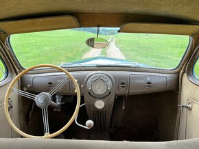 1938 Lincoln Zephyr - 15