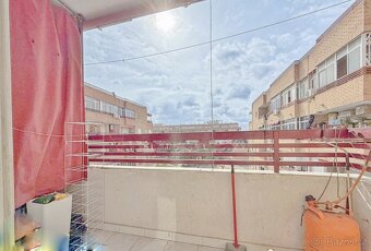Zařízený apartmán 2+kk s balkonem a výhledem na bazén - 15